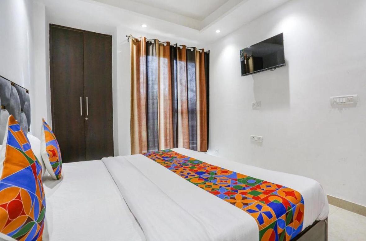 Hotel Aiims Ню Делхи Екстериор снимка