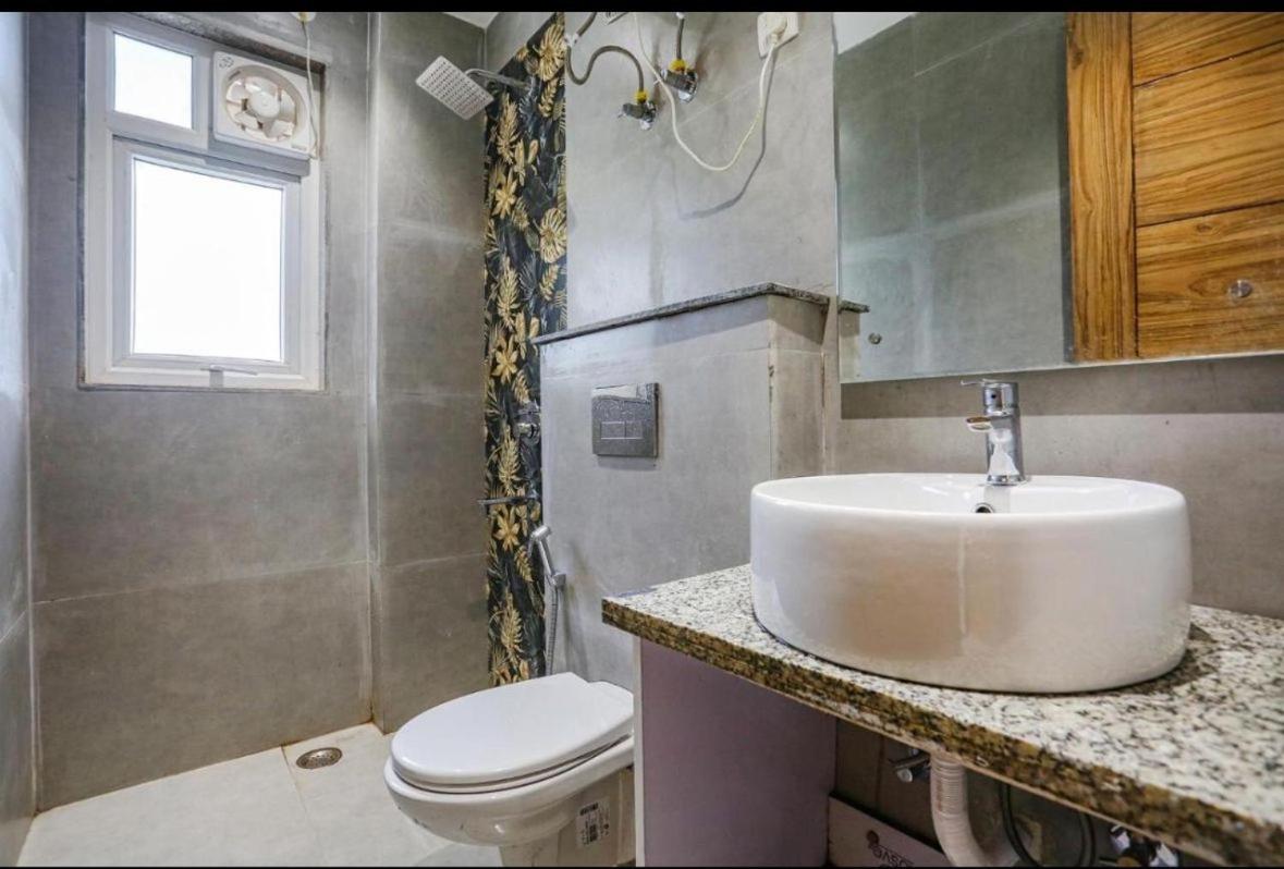 Hotel Aiims Ню Делхи Екстериор снимка