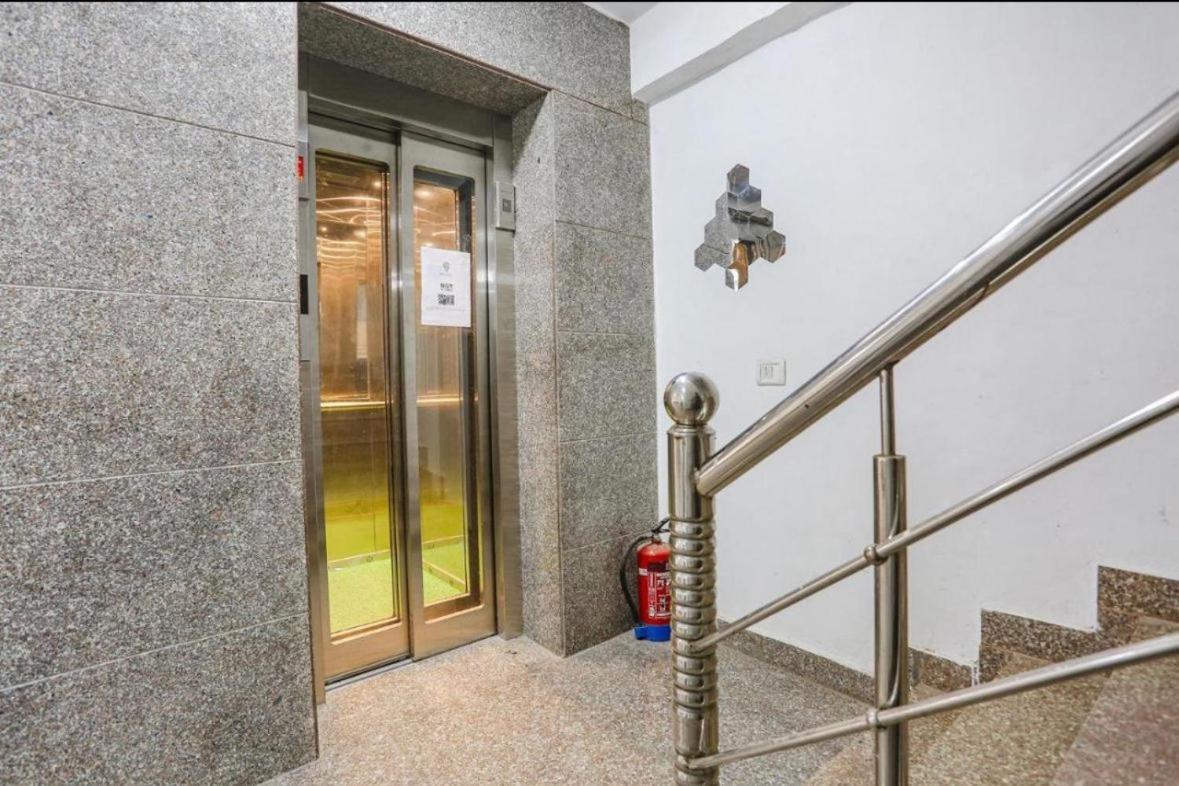 Hotel Aiims Ню Делхи Екстериор снимка